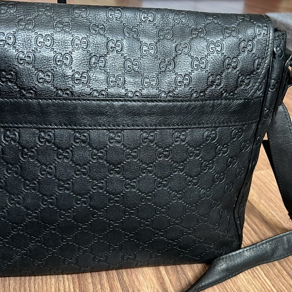 A229 - 💯 % authentic Gucci messenger crossbody bag - Picture 7 of 16